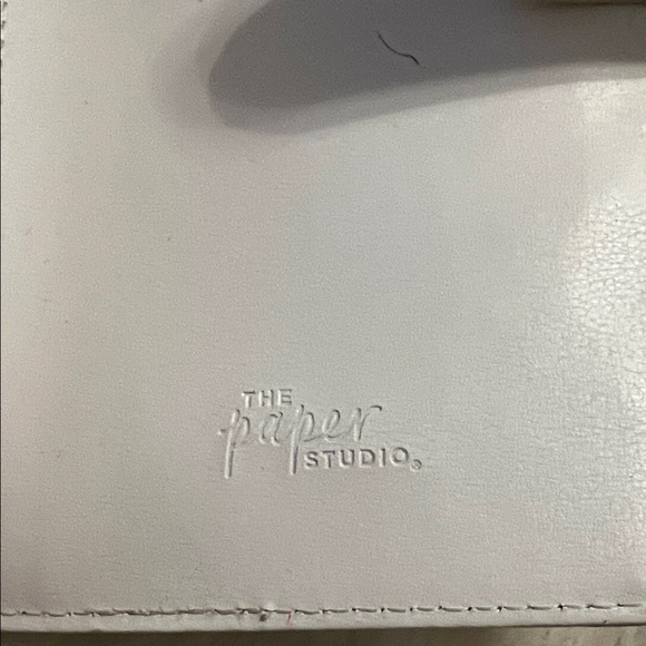 52 Agenda White Floral Planner - Picture 3 of 11